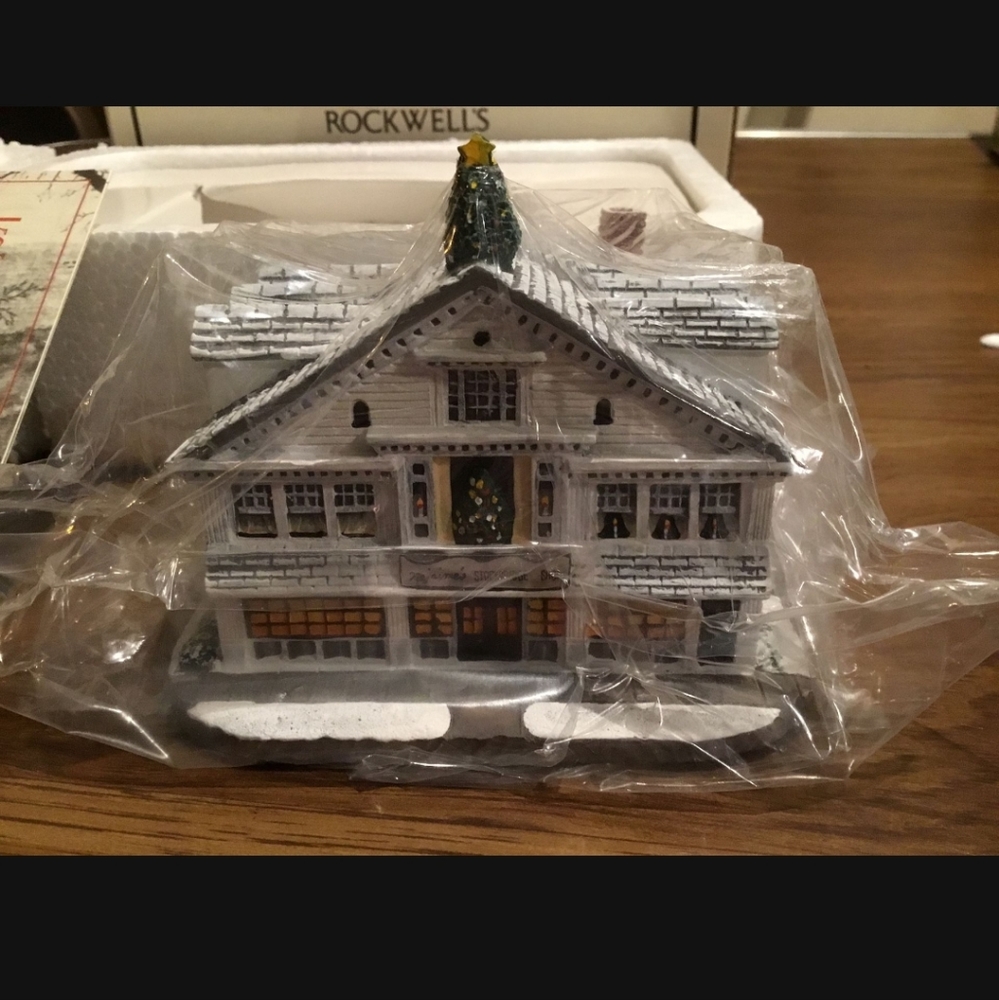 Brand New Norman Rockwell's "Main Street" Figurine